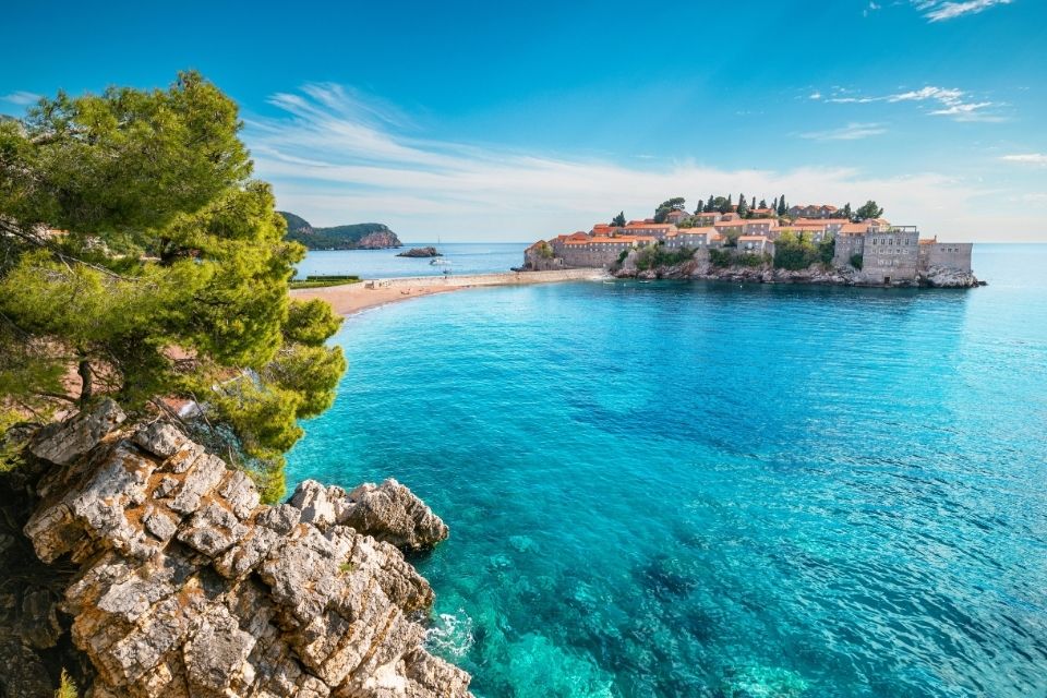 Het schiereiland Sveti Stefan in Montenegro