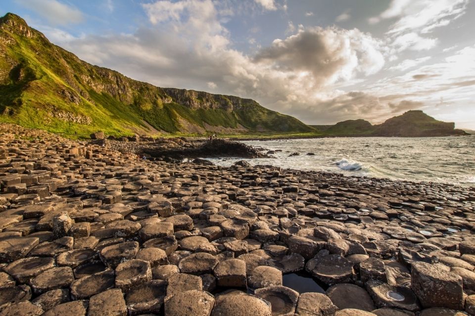De kust bij Giant’s Causeway, Ierland