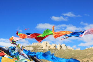 Gebedsvlaggetjes bij de Thrumshing La-pas in Bhutan Gebedsvlaggetjes bij de Thrumshing La-pas in Bhutan
