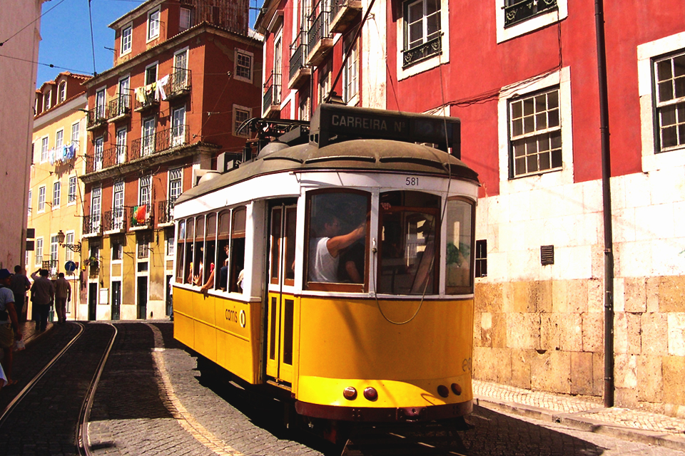 Tram, Lissabon, Portugal