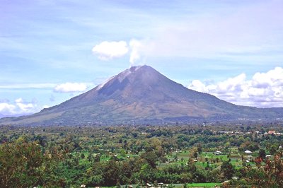 Beklimming Sibayavulkaan Berastagi, Indonesië Beklimming Sibayavulkaan Berastagi, Indonesië