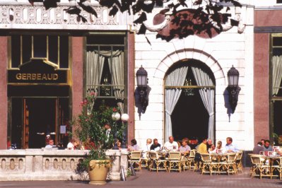 Café Gerbeaud in Boedapest, Hongarije Café Gerbeaud in Boedapest, Hongarije