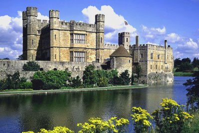 Leeds Castle in Leeds, Groot-Brittannië Leeds Castle in Leeds, Groot-Brittannië