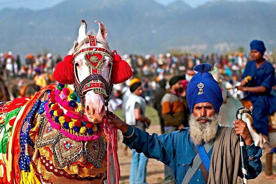 Hola Mohalla, India