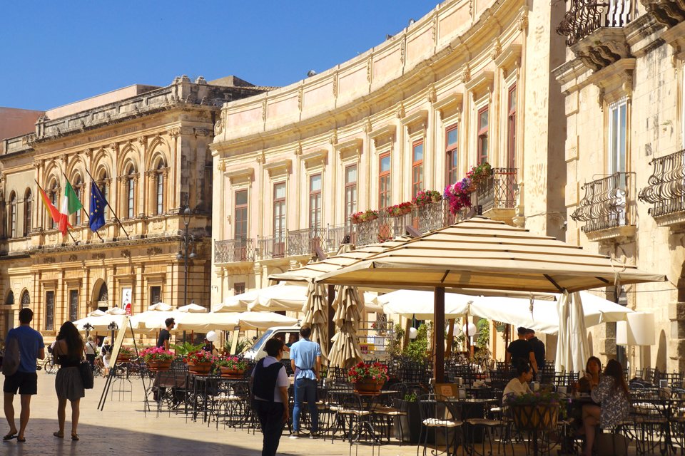 Het domplein in Syracuse, Italië