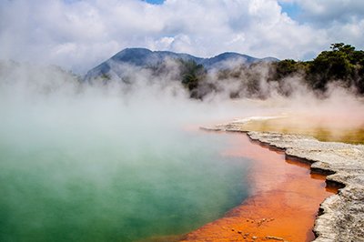 Wai-o-Tapu het geothermale wonderland, Nieuw-Zeeland Wai-o-Tapu het geothermale wonderland, Nieuw-Zeeland
