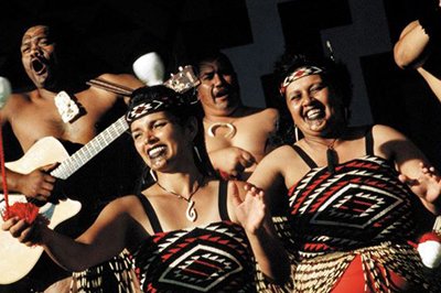 Culterele avond met de Mitai Maori, Nieuw-Zeeland Culterele avond met de Mitai Maori, Nieuw-Zeeland