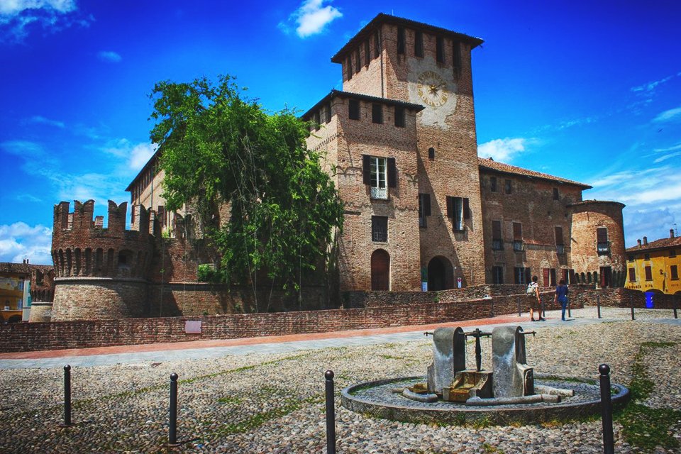 Het robuuste middeleeuwse kasteel van Fontanellato, Italië