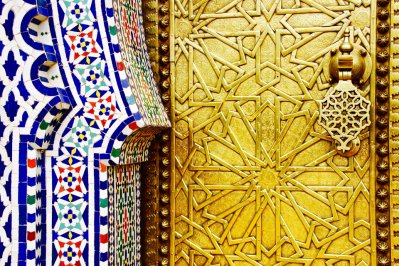 Detail van de poort van het koninklijk paleis in Fès, Marokko - Foto Peter van de Wiel Detail van de poort van het koninklijk paleis in Fès, Marokko - Foto Peter van de Wiel