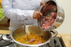 Bobotie maken, Zuid-Afrika