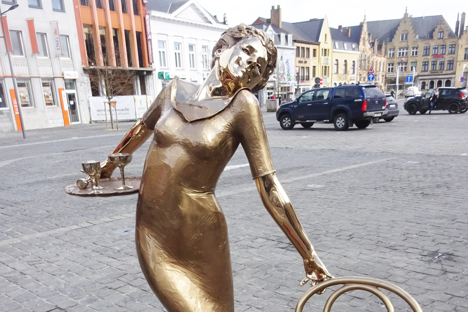 Eliane Cossey, België