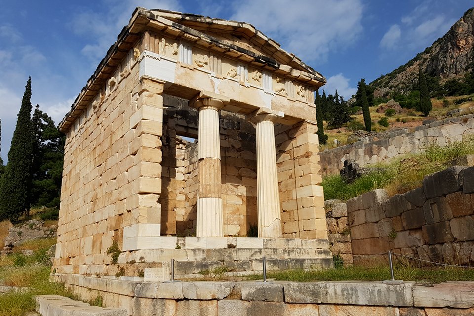 Schatkamer van de Atheners in Delphi, Griekenland