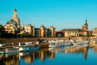 Zicht op Dresden aan de Elbe, Duitsland Zicht op Dresden aan de Elbe, Duitsland