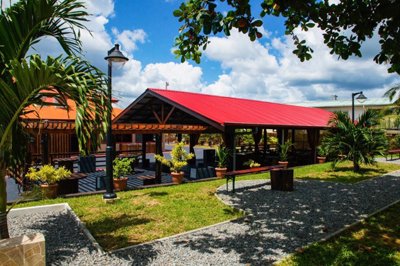 Hotel Het Bastion in Nieuw-Amsterdam, Suriname Hotel Het Bastion in Nieuw-Amsterdam, Suriname
