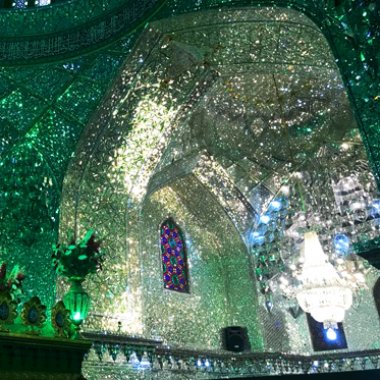 Interieur van heiligdom Al Ib Hamzeh jessica-iran-4.jpg