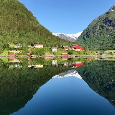 Met de boot door het fjord we van Balestrund joyce-noorwegen-19.jpg