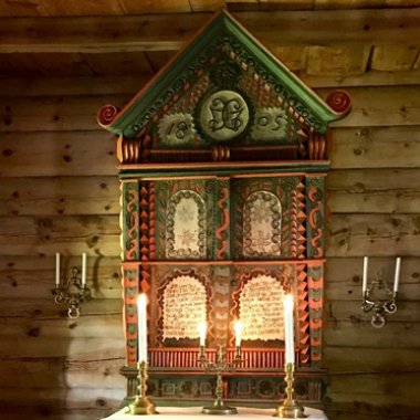 Altaar in de Hestad-kapel joyce-noorwegen-12.jpg