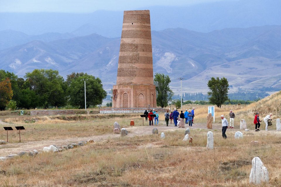 Burana toren in de Chuy Vallei, Kirgizië
