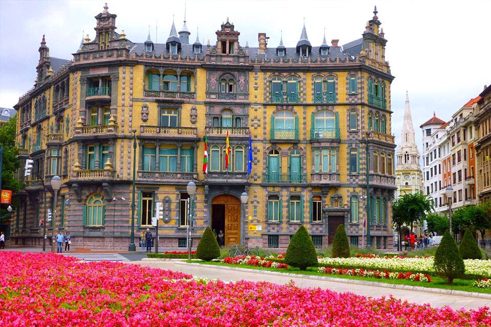 Plaza Moyua in Bilbao, Spanje