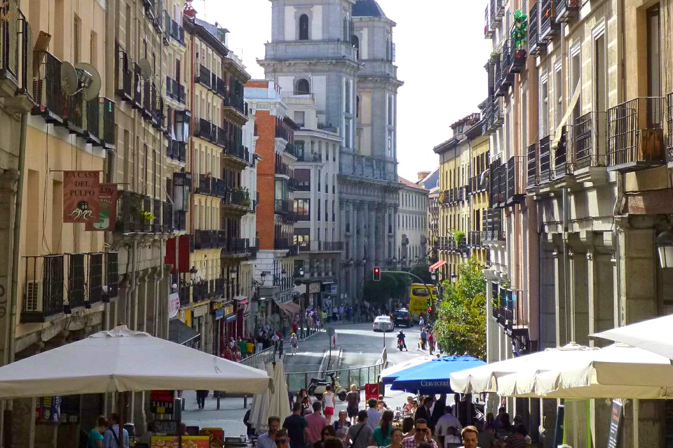 Calle Toledo in Madrid, Spanje