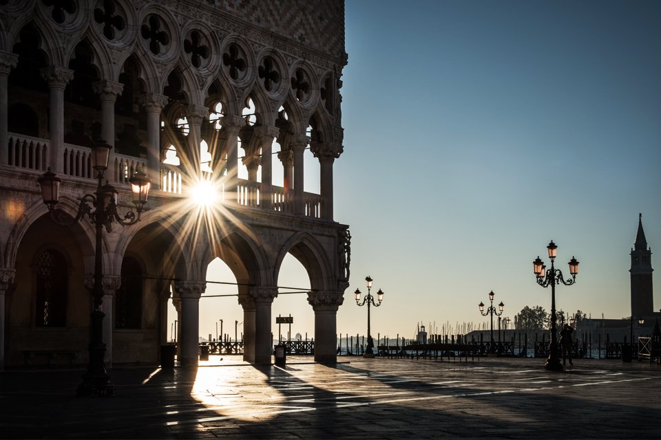 Dogenpaleis in winterlicht, Venetië, Italië
