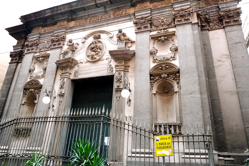 Kerk van het Vagevuur in Napels, Italië