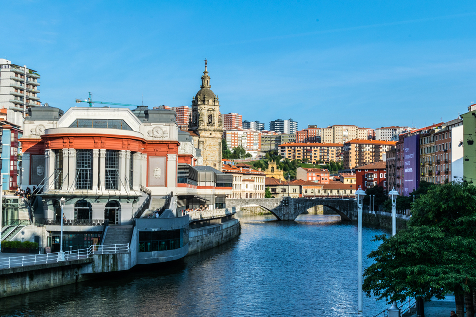 Markthal la Ribera in Bilbao, Spanje