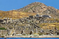 De berg Kynthos op Delos, Griekenland