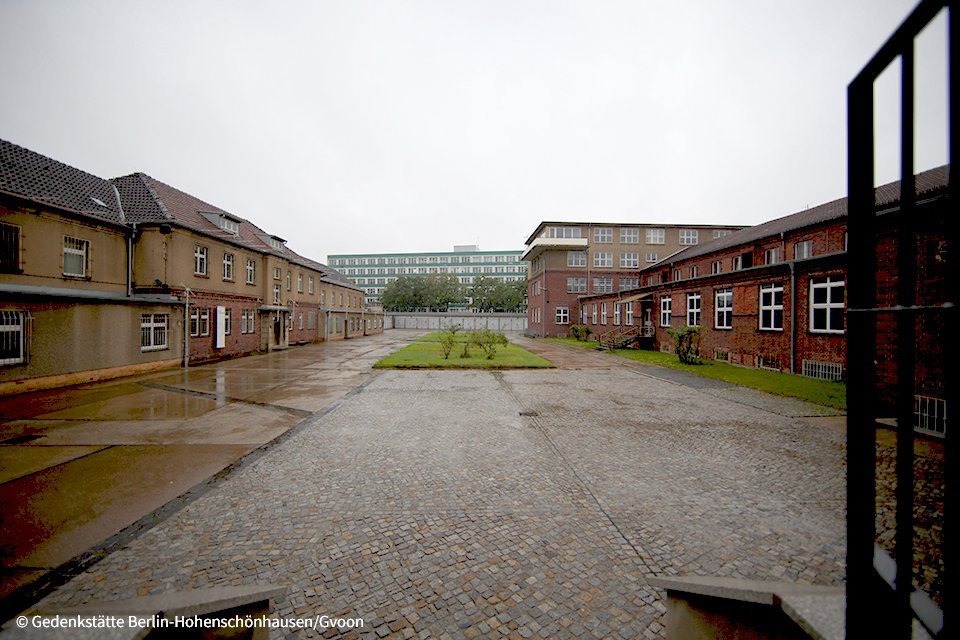 Oude gebouw en gevangenisziekenhuis in Berlin-Hohenschönhausen in Duitsland