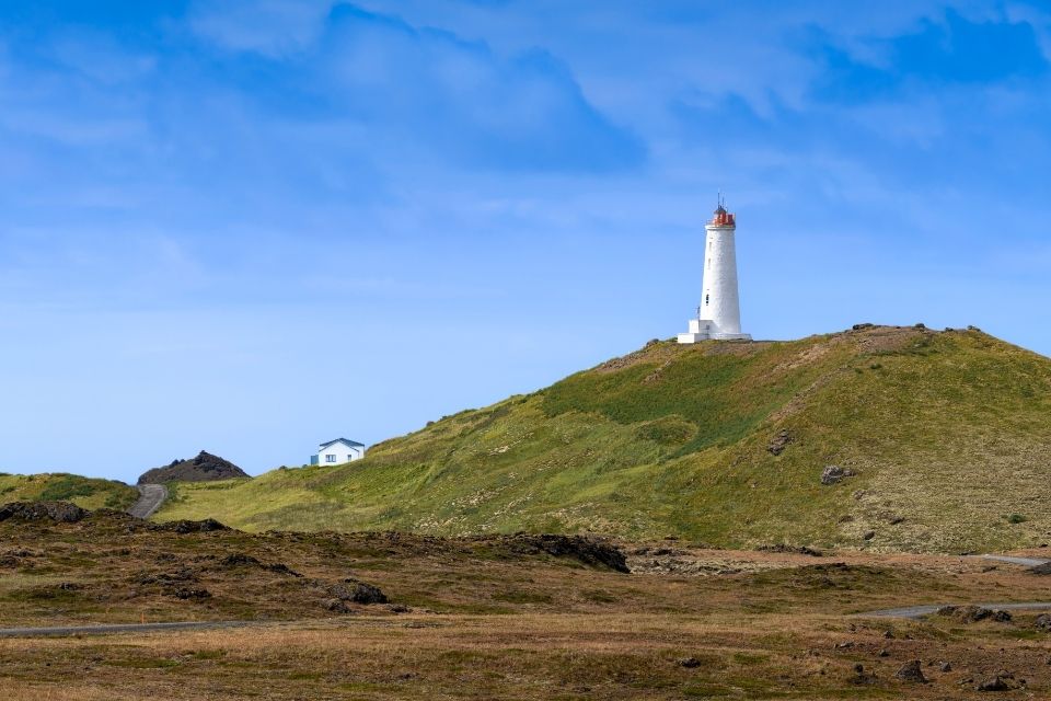 Zicht op de vuurtoren van Reykjanes in IJsland