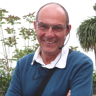 SRC-reisleider Luis