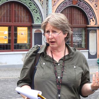 SRC -reisleidster Adriënne