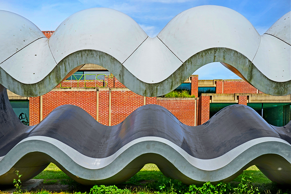 Sculptuur van Richard Deacon in LaM, Lille, Frankrijk