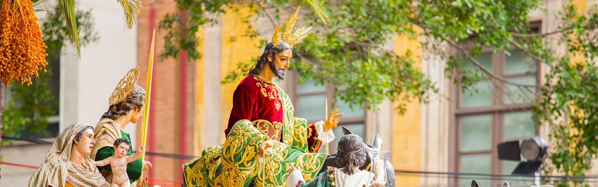 Processie tijdens de Semana Santa in Sevilla, Andalusië, Spanje