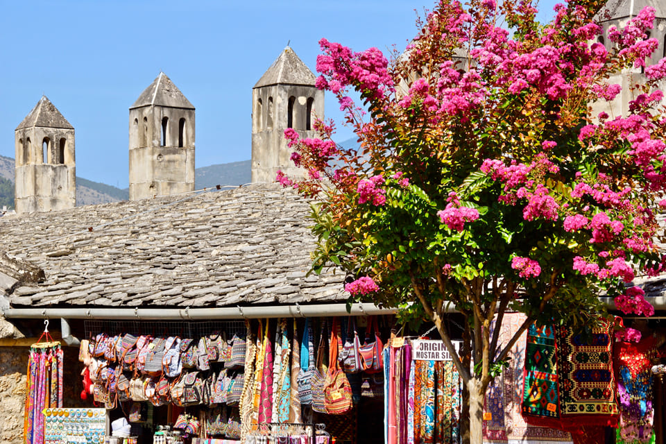 Markt in Mostar, Bosnië-Herzegovina | Foto door Peter van de Wiel