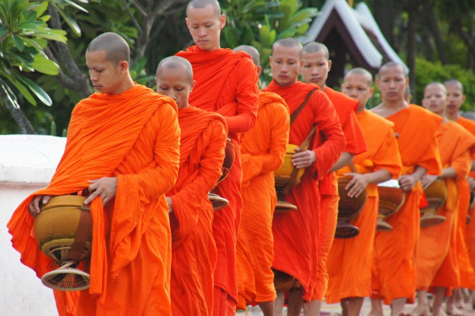 Monniken, Laos