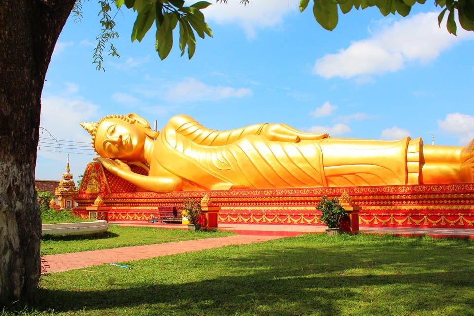 Reclining Buddha, Laos