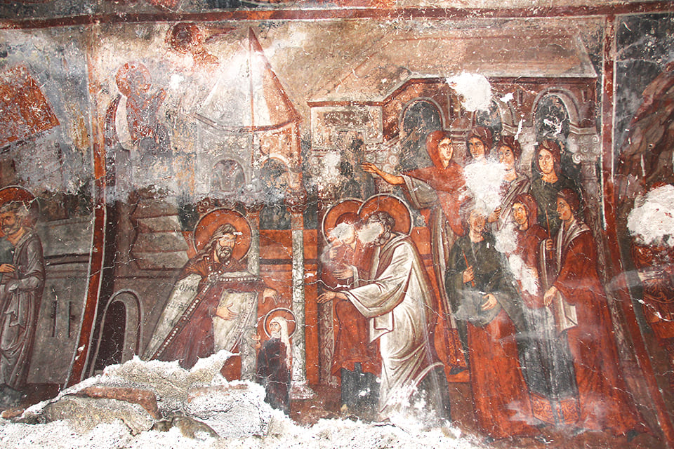 Fresco in Sint-Aartsengel Michaël grotkerk in Radožda Noord-Macedonië