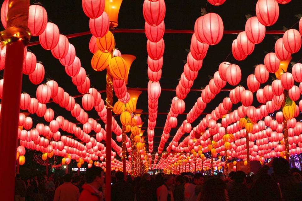 Het Lantaarnfestival met honderden lampionnen in Taiwan