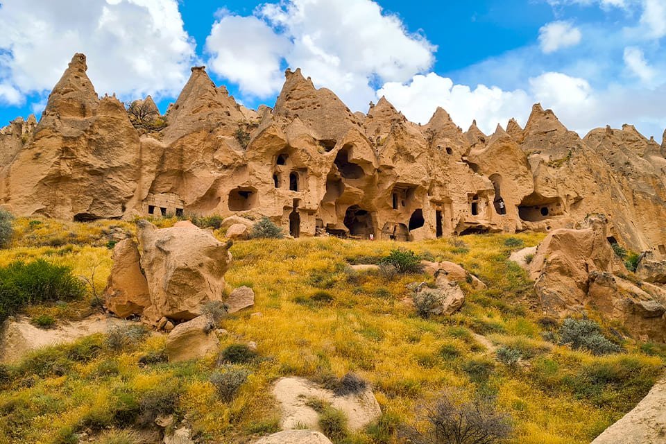 Grotwoning in de vallei van Zelve, Cappadocië, Turkije