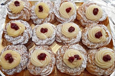 Zeppola di San Giuseppe, Napels, Italië