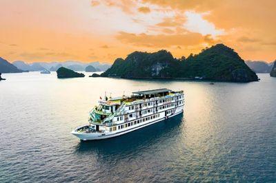 Amanda Premier Cruise, Halong Bay, Vietnam
