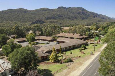 Country Plaza Halls Gap