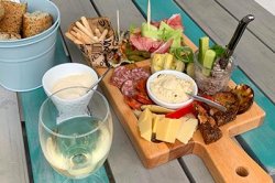 Mediterrane borrelplank (door reisleidster Marlies)