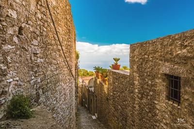 Straat in Erice op Sicilië, Italië