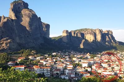 Kalambaka en de rotsen van Meteora in Griekenland - Foto door Ronald van der Veer