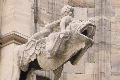 Waterspuwer van de dom van Milaan 