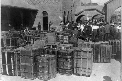 Reiskisten rond 1910