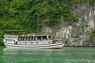 Majestic cruise Halong Bay, Vietnam Majestic cruise Halong Bay, Vietnam
