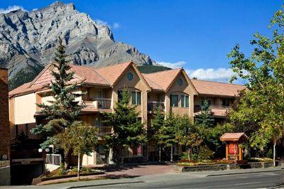Hotel Red Carpet Inn in Banff, Canada